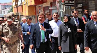 Vali Aydoğdu, Tercan'da vatandaşlar ve esnafla buluştu