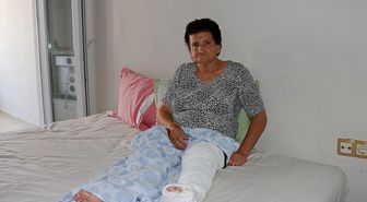 Adana'da alkollü sürücünün neden olduğu kazada kızını kaybeden annenin acısı dinmiyor
