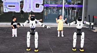 Albüm: Çin'in Hefei Kentindeki 'Robot Üniversitesi' Robotları Gerçek Yaşam Görevlerine Hazırlıyor