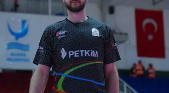 Aliağa Petkimspor'da Litvanyalı Martynas Sajus ayrıldı