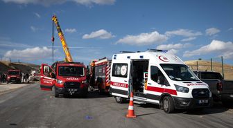 Ankara'da freni patlayan hafriyat kamyonunun karıştığı kazada 2 kişi öldü