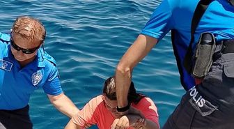 Yüzerken Sürüklenen Kadın Kurtarıldı