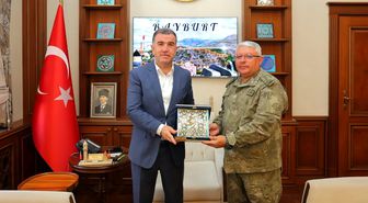 Bayburt Garnizon Komutanlığında görev değişimi