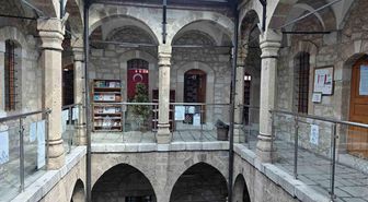 Eskiden cezaeviydi şimdi ise 36 bin kitaplık bir bilgi yuvası