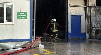 Eskişehir'de bir fabrikada çıkan yangında 4 işçi dumandan etkilendi