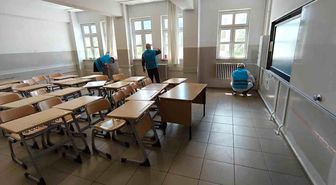 Eskişehir'de yükümlüler okulda boya, tadilat ve temizlik çalışması başlattı