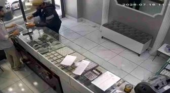 İnternetten araştırma yapıp silahla kuyumcuyu soyan zanlının görüntüleri ortaya çıktı