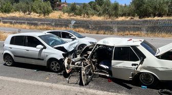 Kahramanmaraş'ta iki otomobil kafa kafaya çarpıştı: 2 yaralı