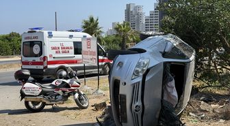 Mersin'de otomobilin devrilmesi sonucu 4 kişi yaralandı