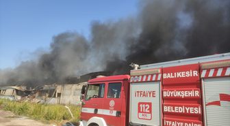 Balıkesir'de geri dönüşüm tesisinde çıkan yangın söndürüldü