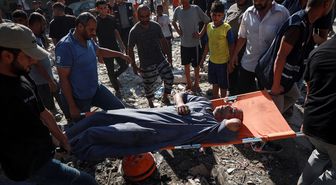 İsrail'in Gazze'de bir eve düzenlediği saldırıda biri çocuk 5 Filistinli hayatını kaybetti