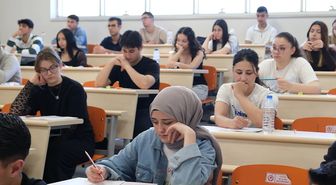 Lise öğrencileri, YKS simülasyonunda sınav deneyimi yaşadı