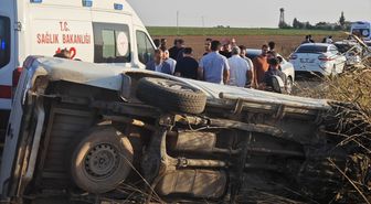 Mardin'de devrilen pikaptaki 3 kişi yaralandı