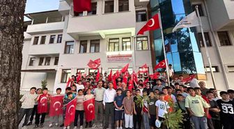 Menteşe’de Kur’an Kursu öğrencilerinden şehitlere vefa ve Gazze’ye destek yürüyüşü