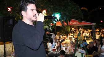 Oltu'da türkü dolu gece: Ceyhun Can konseri büyük ilgi gördü