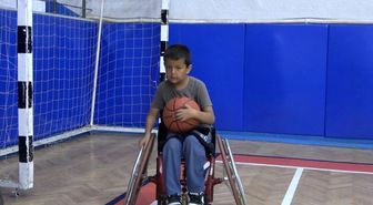 Osmaniye'de tecrübeli basketbolcular, geleceğin yıldızlarına yol gösteriyor
