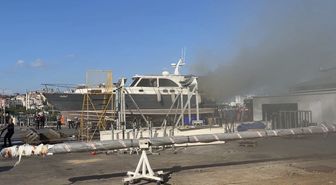 Pendik Marina'da bakımdaki teknede çıkan yangın söndürüldü