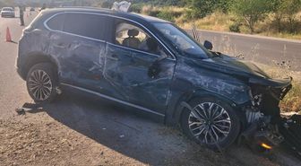 Tokat'ta istinat duvarına çarpan cipteki 5 kişi yaralandı