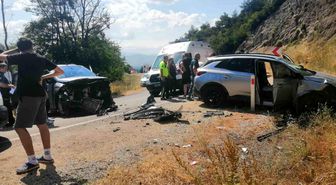 Tokat'ta otomobiller kafa kafaya çarpıştı: 10 yaralı