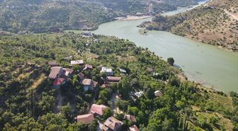 Yıllar önce gelin geldiği köyü muhtar olarak turizmde öne çıkarmak istiyor