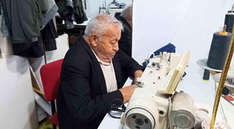 40 yıllık terzi, ilk günkü heyecanla mesleğini sürdürüyor