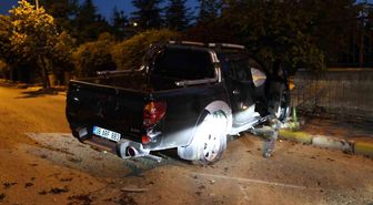 Alkollü ve ehliyetsiz sürücü duvara çarparak durabildi: 1 yaralı