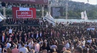 Bilgi Üniversitesi'nin mezuniyet töreninde rektör protesto edildi