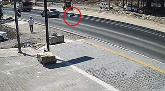 Kamyonetin çarptığı yaya ağır yaralandı; 16 yaşındaki sürücü gözaltında