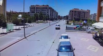 Minibüsüyle ters yönde ilerledi, o anlar kamerada