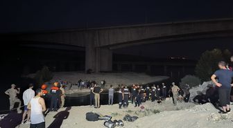 Şanlıurfa'da Fırat Nehri'nde mahsur kalan 26 kişi kurtarıldı