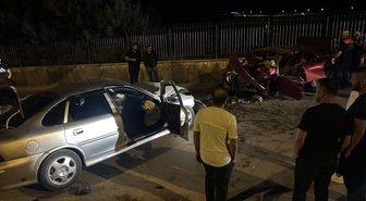 Sivas'ta iki otomobil çarpıştı: 6 yaralı