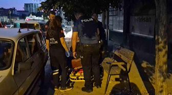 Alkol alıp bayılan şahıstan yardım etmeye çalışan ekiplere tepki: 'Sen beni tanıyor musun?'