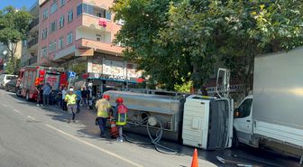 Bayrampaşa'da su tankerinin çarptığı ticari aracın sürücüsü yaralandı