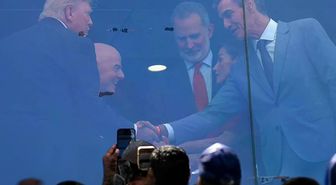 Dünya şaşkın! Trump ile Sanchez'den beklenmeyen kare