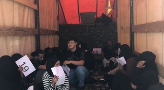 Edirne'de kamyonet kasasında 20 düzensiz göçmen yakalandı
