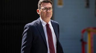 İngiltere'nin yeni Başbakanı Andy Burnham oldu