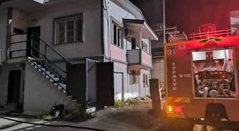İskenderun'da iş yerinin deposunda yangın çıktı