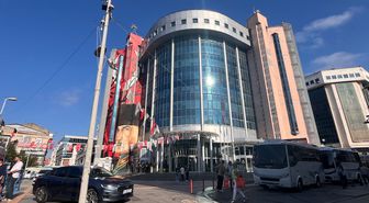 İzmit Belediye Başkanı ile eşi gözaltına alındı