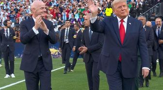 Kupayı vermek için sahaya çıkan Donald Trump hayatının şokunu yaşadı
