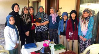 Kıbrıs Gazisi'nin Eşine Kur'an Kursu Öğrencilerinden Anlamlı Ziyaret