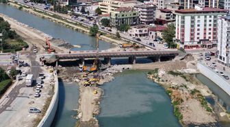 Samsun'da köprü tedbir amaçlı trafiğe kapatıldı