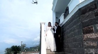 Sıcaktan bunalan gelini dron ile serinletti