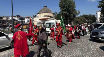 Sünnet çocukları mehteran eşliğinde tarihi sokaklarda yürüdü