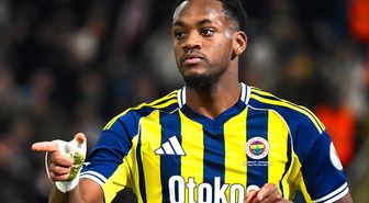 Adı Galatasaray ile anılan Jhon Duran yeni takımının formasını giydi