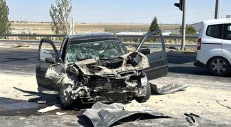 Aksaray'da otomobil vince arkadan çarptı: 3 yaralı