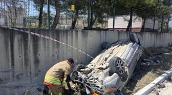 Antakya'da takla atan aracın sürücüsü yaralandı