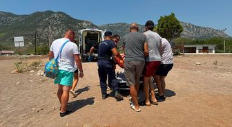Antalya'da gezi teknesinde yaralanan kişiye tıbbi tahliye