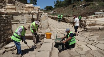 Aspendos'un yaklaşık 2 bin yıllık ana caddesi yeniden hayat buldu