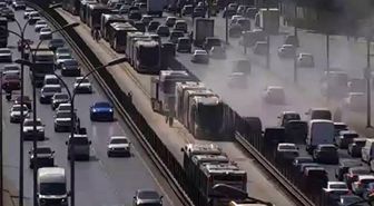 Avcılar'da metrobüste yangın