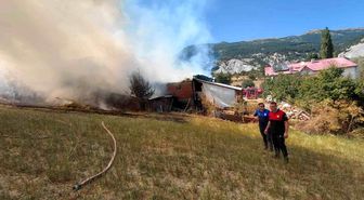 Bolu'da ahır ve samanlık alev alev yandı: Ekipler ve köylüler seferber oldu